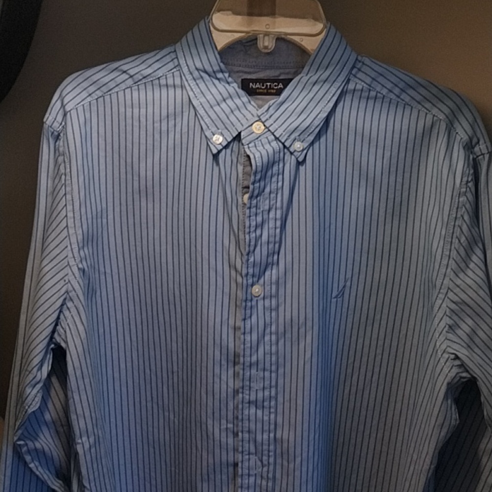 Nautica Mens Medium Button Down blue striped
